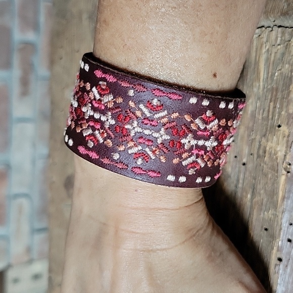 Embroidered Leather Cuff Bracelet - Picture 9 of 9